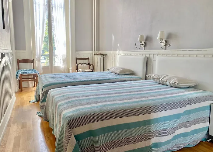 Appartement 'le Regina', Vue Mer, Plein Centre, Unique Menton