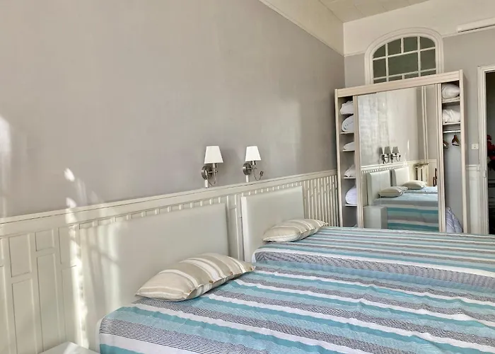 'le Regina', Vue Mer, Plein Centre, Unique Appartement Menton