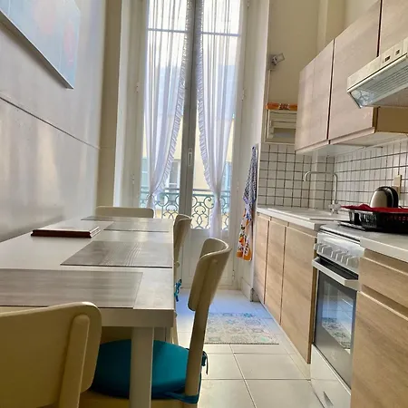 'le Regina', Vue Mer, Plein Centre, Unique * マントン