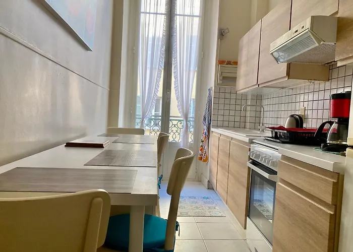 'le Regina', Vue Mer, Plein Centre, Unique * Menton